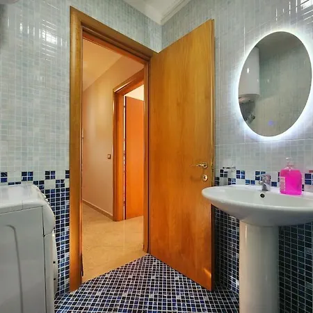 Apartment Ring Flat W 24h Check In