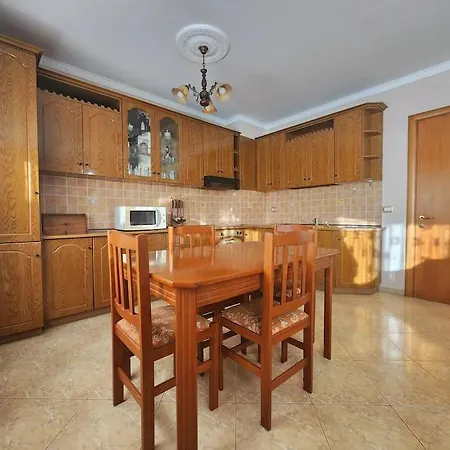 Ring Flat W 24h Check In Apartment